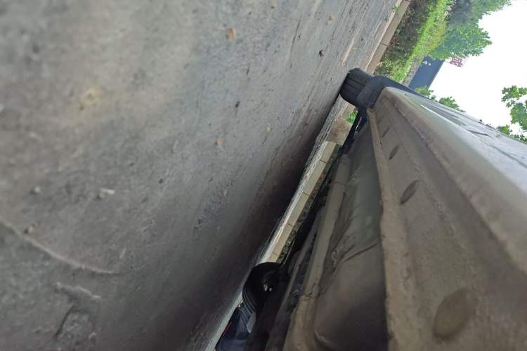 Used Hyundai Verna (older generation) 2010 Sedan 1.4L Manual Comfort GS Chassis Rear Left