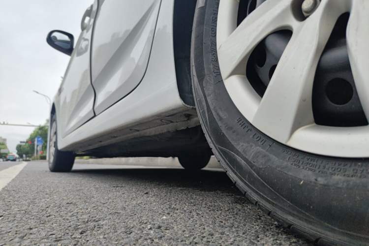 Used Hyundai Verna (older generation) 2010 Sedan 1.4L Manual Comfort GS Chassis Rear Left