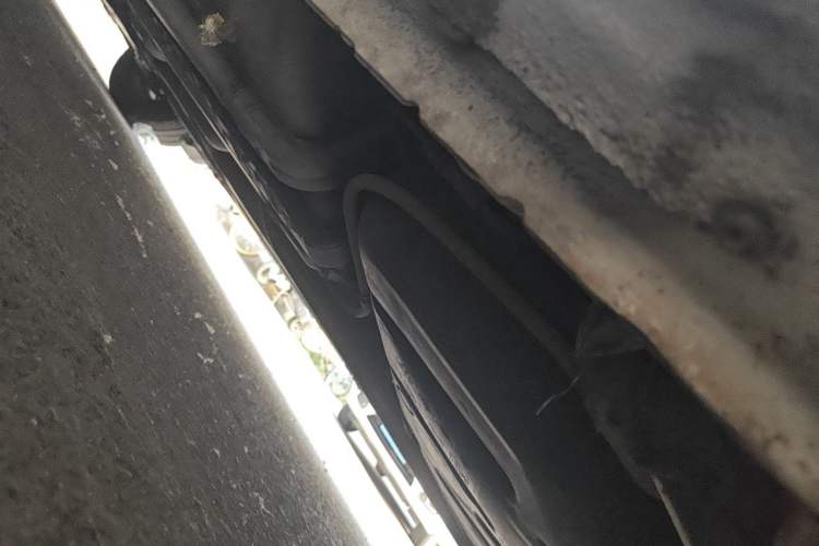 Used Hyundai Verna (older generation) 2010 Sedan 1.4L Manual Comfort GS Chassis Rear Left