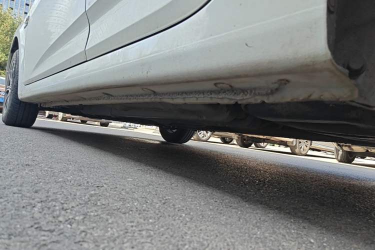 Used Hyundai Verna (older generation) 2010 Sedan 1.4L Manual Comfort GS Chassis Rear Left