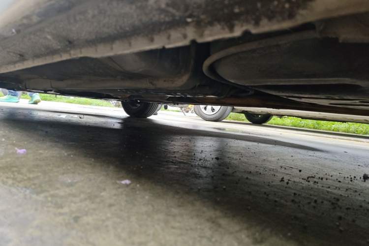 Used Hyundai Verna (older generation) 2010 Sedan 1.4L Manual Comfort GS Chassis Rear Left