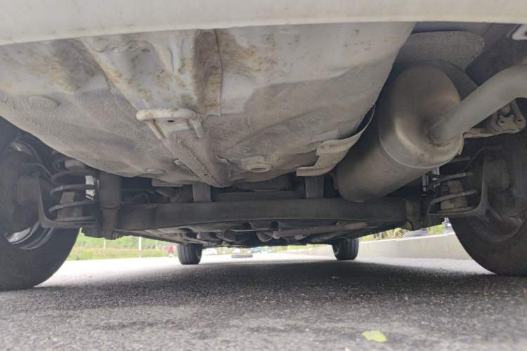 Used Hyundai Verna (older generation) 2010 Sedan 1.4L Manual Comfort GS Chassis Rear