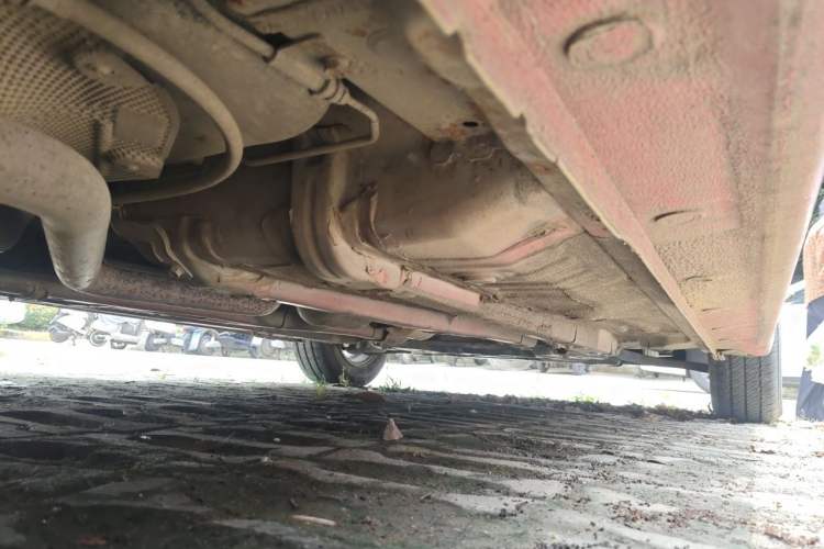 Used Hyundai Verna (older generation) 2010 Sedan 1.4L Manual Comfort GS Chassis Rear Right