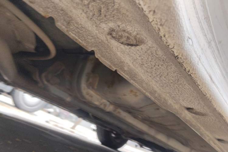 Used Hyundai Verna (older generation) 2010 Sedan 1.4L Automatic Comfort Model GS Chassis Rear Right