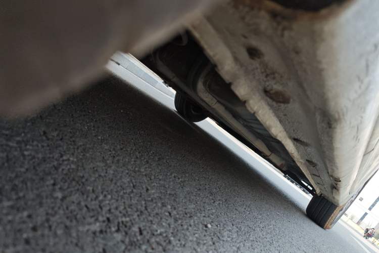 Used Hyundai Verna (older generation) 2010 Sedan 1.4L Manual Comfort GS Chassis Rear Right