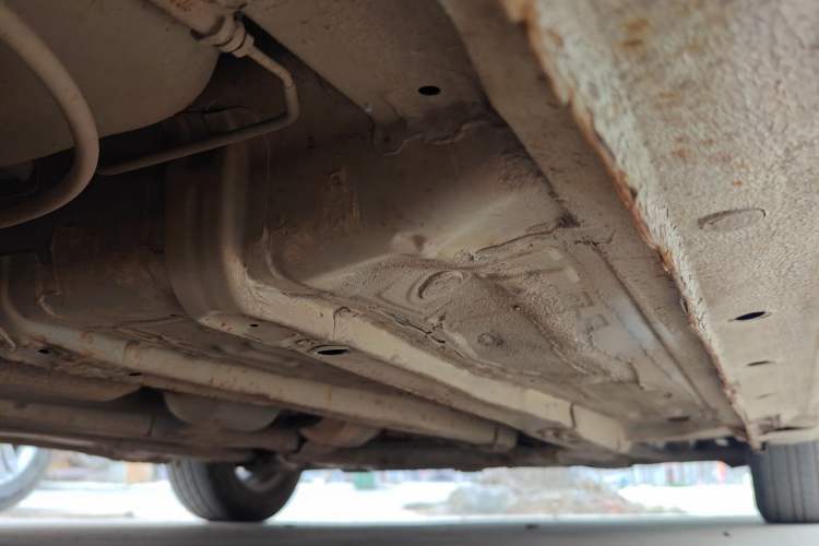 Used Hyundai Verna (older generation) 2010 Sedan 1.4L Manual Comfort GS Chassis Rear Right