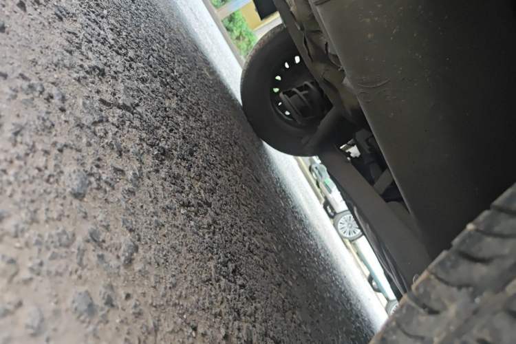 Used Hyundai Verna (older generation) 2010 Sedan 1.4L Manual Comfort GS Chassis Rear Right