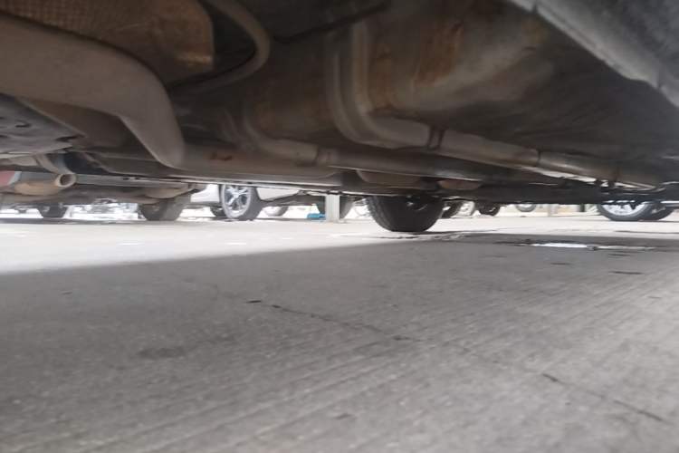 Used Hyundai Verna (older generation) 2010 Sedan 1.4L Manual Comfort GS Chassis Rear Right