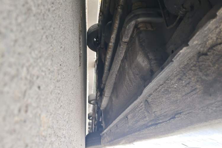 Used Hyundai Verna (older generation) 2010 Sedan 1.4L Manual Comfort GS Chassis Rear Right