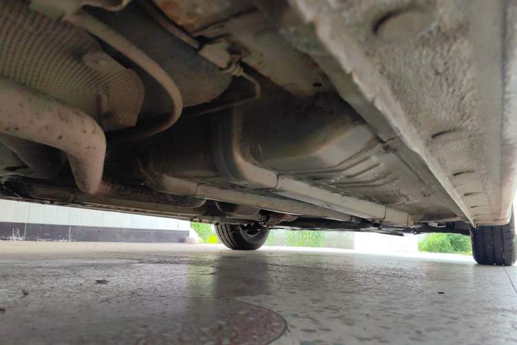 Used Hyundai Verna (older generation) 2010 Sedan 1.4L Manual Comfort GS Chassis Rear Right