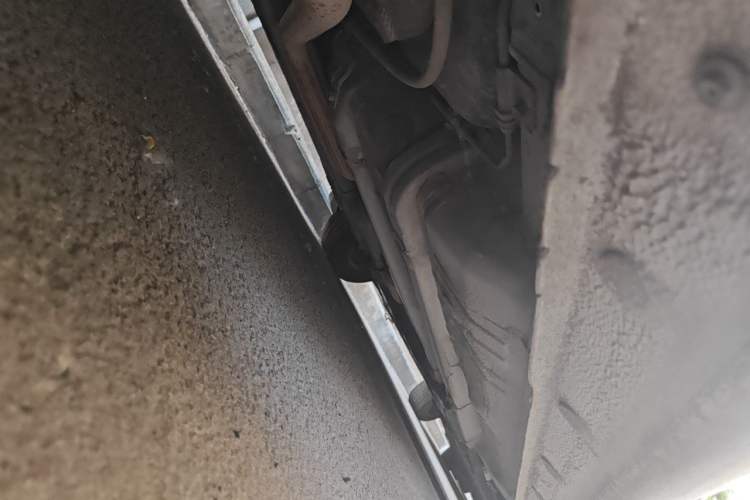 Used Hyundai Verna (older generation) 2010 Sedan 1.4L Manual Comfort GS Chassis Rear Right
