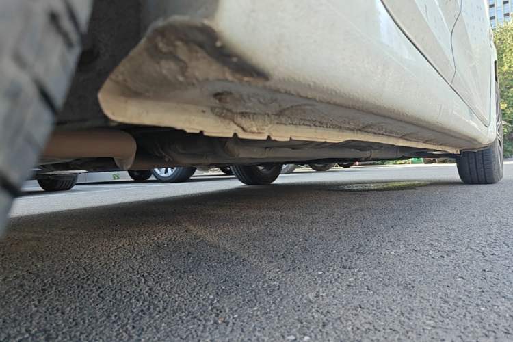 Used Hyundai Verna (older generation) 2010 Sedan 1.4L Manual Comfort GS Chassis Rear Right