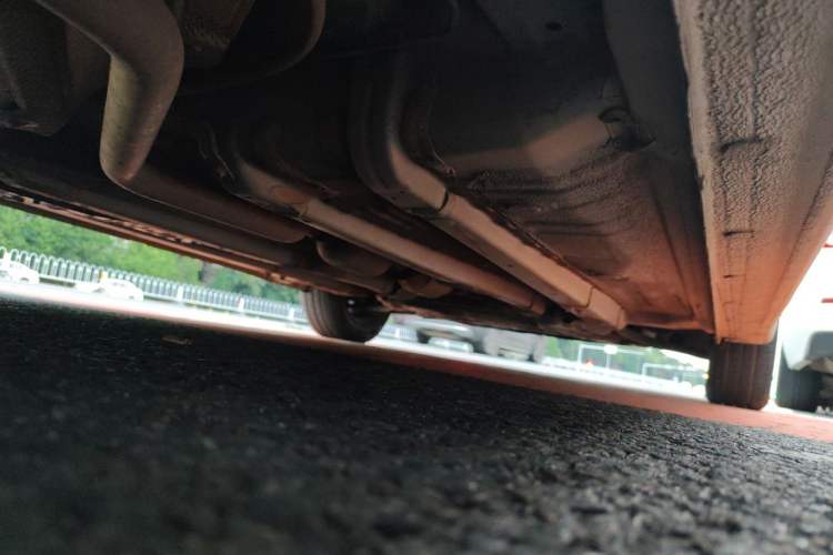 Used Hyundai Verna (older generation) 2010 Sedan 1.4L Manual Comfort GS Chassis Rear Right