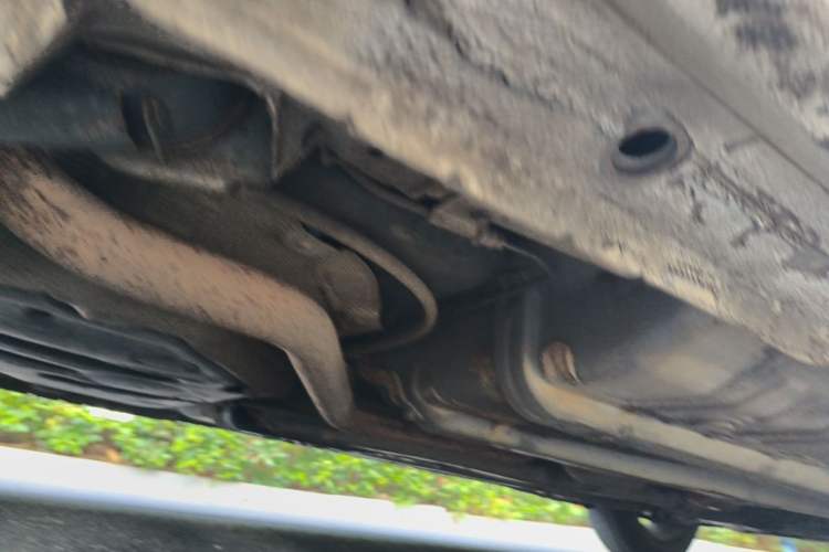 Used Hyundai Verna (older generation) 2010 Sedan 1.4L Manual Comfort GS Chassis Rear Right