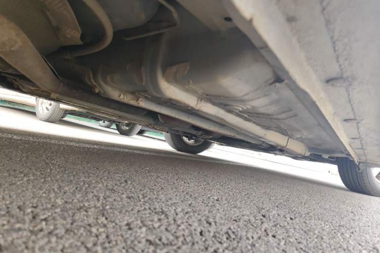 Used Hyundai Verna (older generation) 2010 Sedan 1.4L Manual Standard GL Model Chassis Rear Right