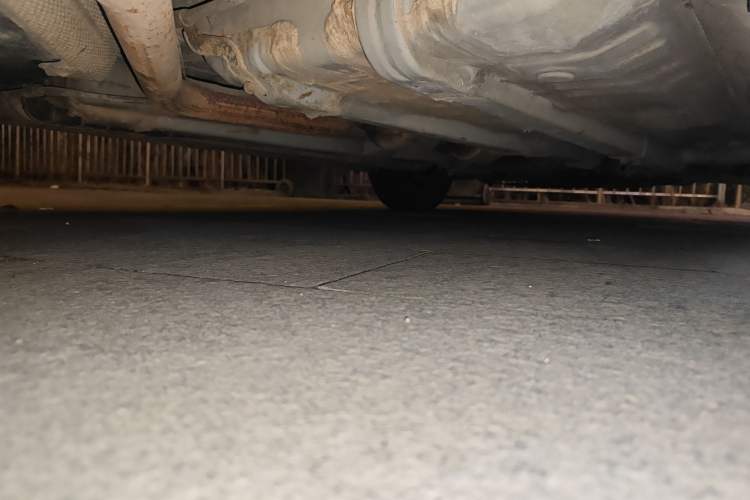 Used Hyundai Verna (older generation) 2010 Sedan 1.4L Manual Comfort GS Chassis Rear Right