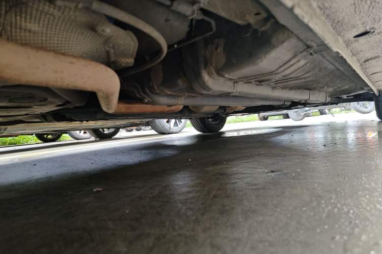 Used Hyundai Verna (older generation) 2010 Sedan 1.4L Manual Comfort GS Chassis Rear Right