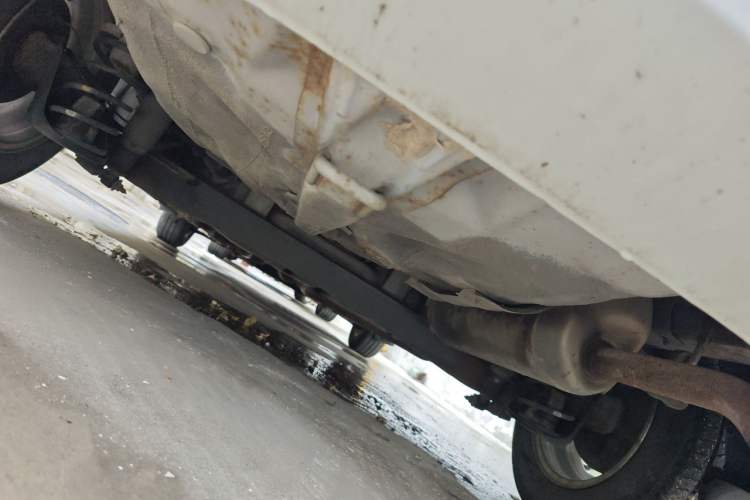 Used Hyundai Verna (older generation) 2010 Sedan 1.4L Manual Comfort GS Chassis Rear