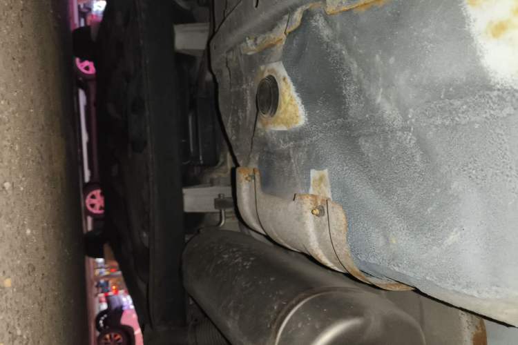 Used Hyundai Verna (older generation) 2010 Sedan 1.4L Manual Comfort GS Chassis Rear