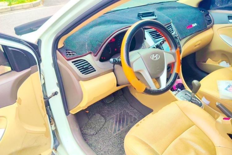 Used Hyundai Verna (older generation) 2010 Sedan 1.4L Automatic Comfort Model GS Driver Seat