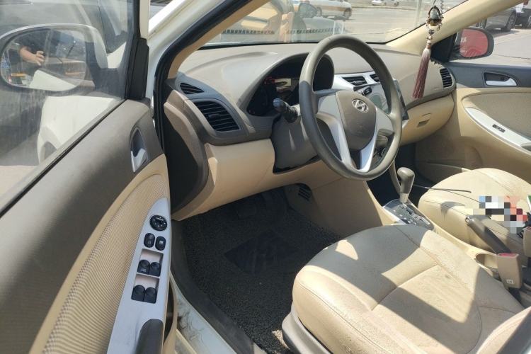 Used Hyundai Verna (older generation) 2010 Sedan 1.4L Automatic Comfort Model GS Driver Seat