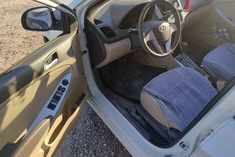 Used Hyundai Verna (older generation) 2010 Sedan 1.4L Automatic Comfort Model GS Driver Seat