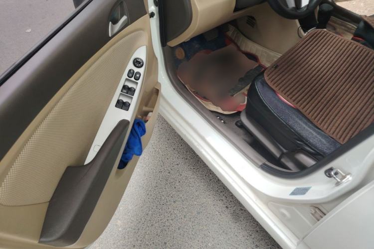 Used Hyundai Verna (older generation) 2010 Sedan 1.4L Automatic Fashionable GT Model Driver Seat