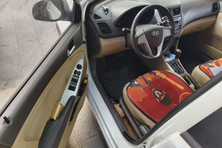 Used Hyundai Verna (older generation) 2010 Sedan 1.4L Manual Standard GL Model Driver Seat