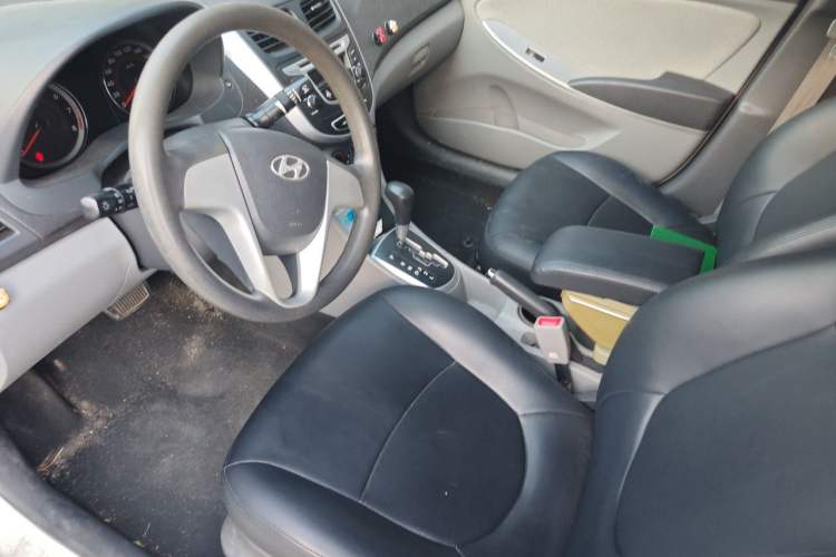 Used Hyundai Verna (older generation) 2010 Sedan 1.4L Automatic Fashionable GT Model Driver Seat