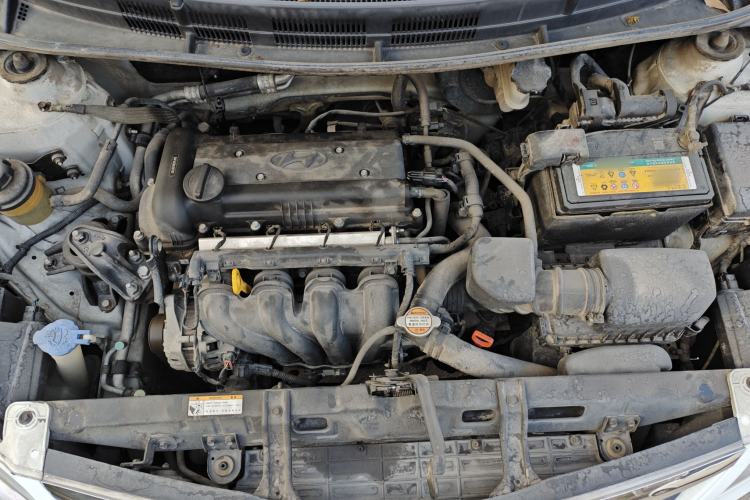 Used Hyundai Verna (older generation) 2010 Sedan 1.4L Automatic Comfort Model GS Engine Bay