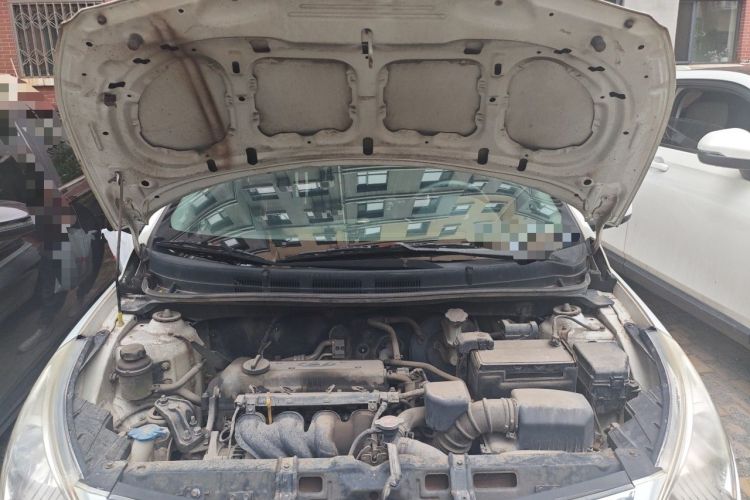 Used Hyundai Verna (older generation) 2010 Sedan 1.4L Manual Comfort GS Engine Bay