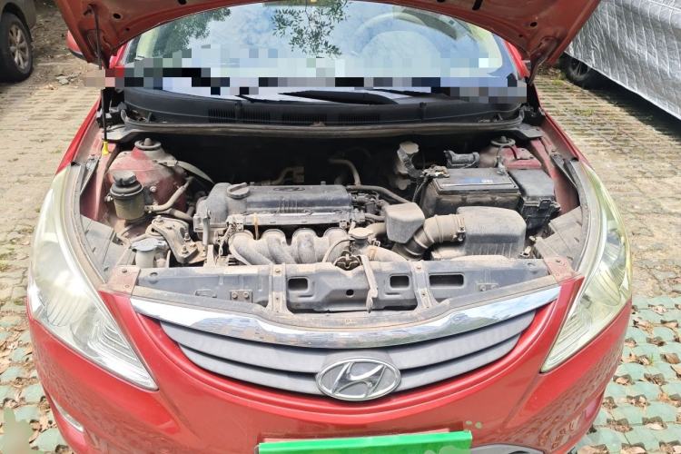Used Hyundai Verna (older generation) 2010 Sedan 1.4L Manual Comfort GS Engine Bay