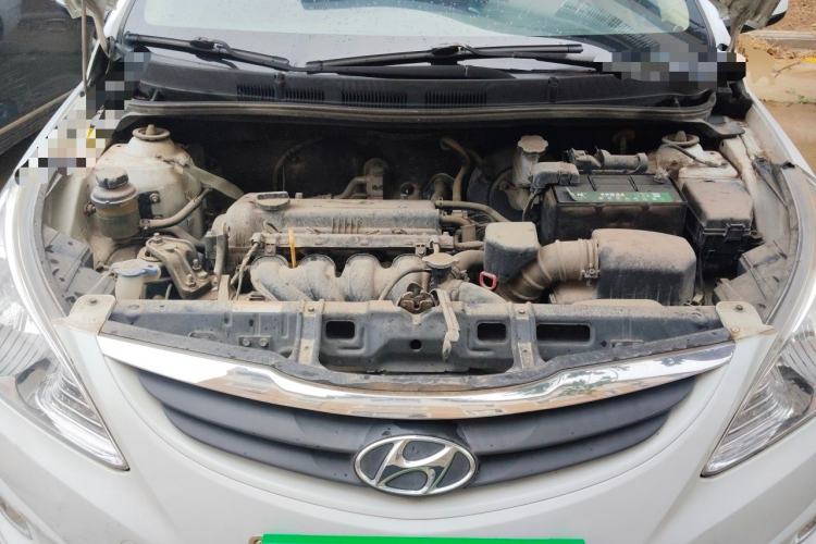 Used Hyundai Verna (older generation) 2010 Sedan 1.4L Automatic Comfort Model GS Engine Bay