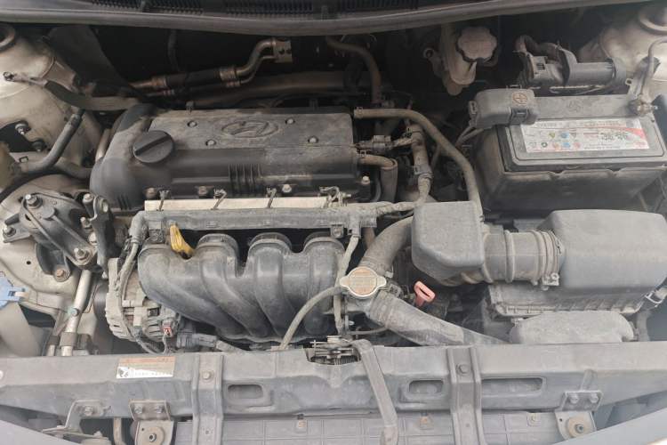 Used Hyundai Verna (older generation) 2010 Sedan 1.4L Automatic Fashionable GT Model Engine Bay