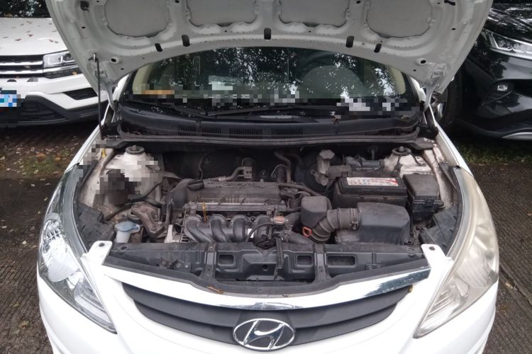 Used Hyundai Verna (older generation) 2010 Sedan 1.4L Automatic Comfort Model GS Engine Bay