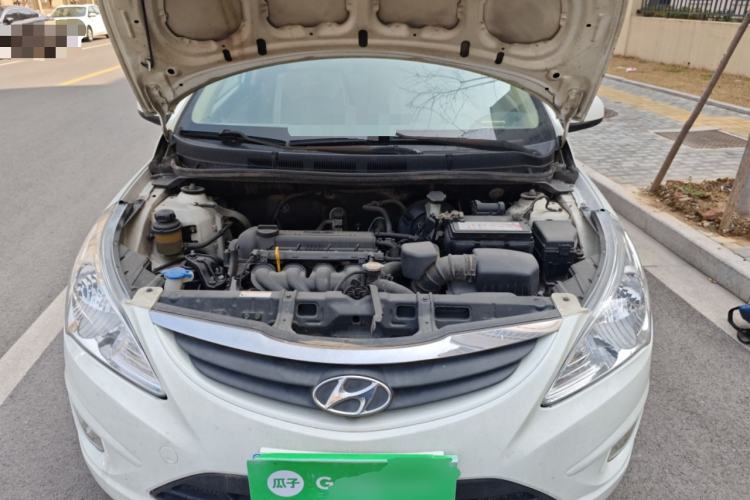 Used Hyundai Verna (older generation) 2010 Sedan 1.4L Manual Comfort GS Engine Bay
