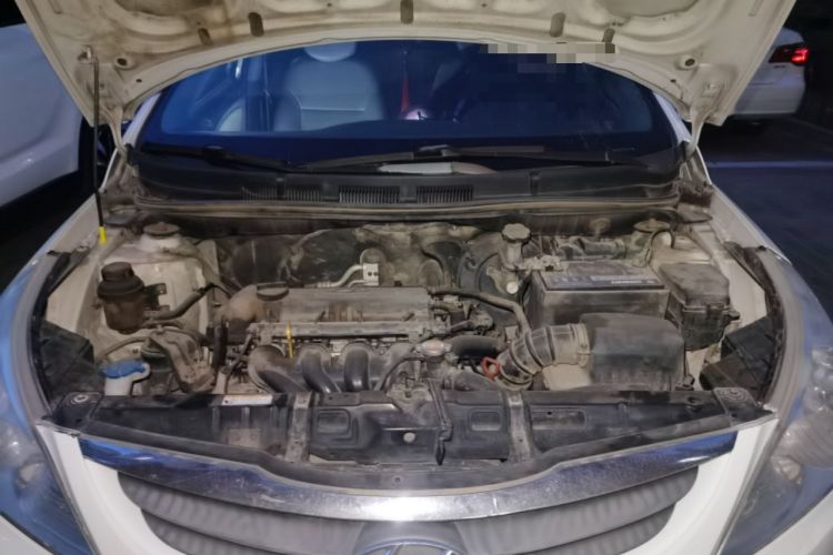 Used Hyundai Verna (older generation) 2010 Sedan 1.4L Automatic Comfort Model GS Engine Bay