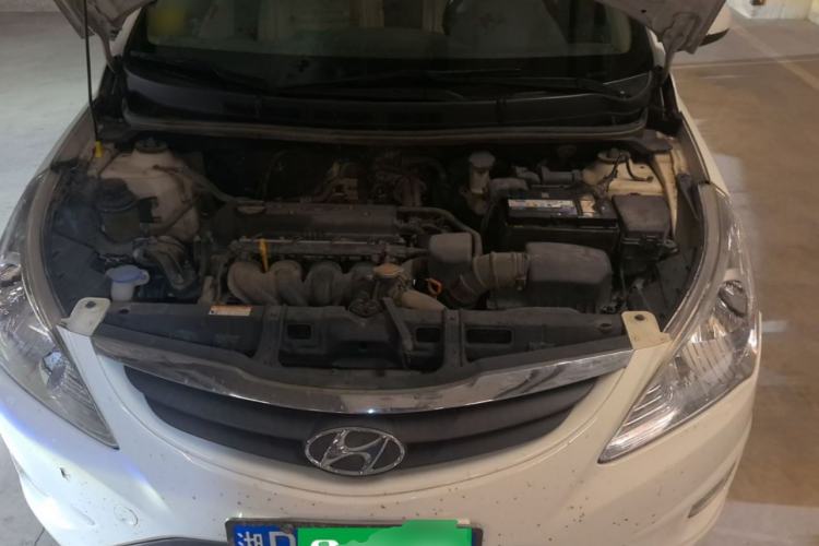 Used Hyundai Verna (older generation) 2010 Sedan 1.4L Automatic Comfort Model GS Engine Bay
