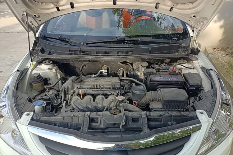 Used Hyundai Verna (older generation) 2010 Sedan 1.4L Automatic Comfort Model GS Engine Bay