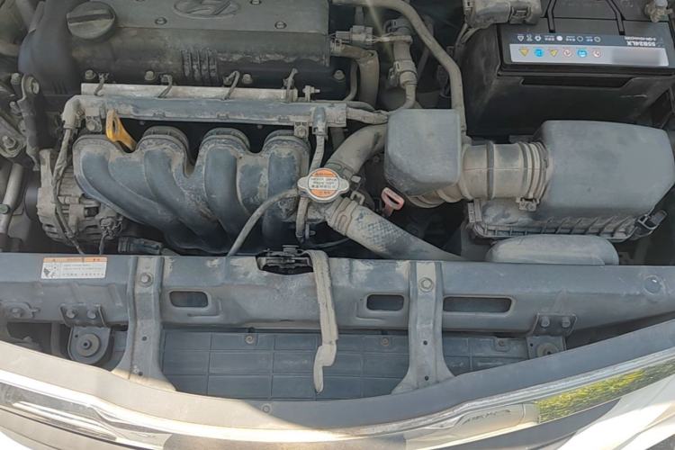 Used Hyundai Verna (older generation) 2010 Sedan 1.4L Automatic Fashionable GT Model Engine Bay