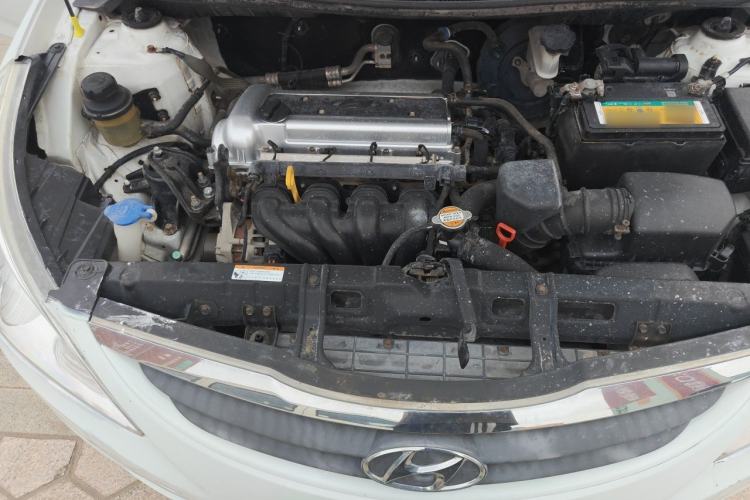 Used Hyundai Verna (older generation) 2010 Sedan 1.4L Automatic Comfort Model GS Engine Bay