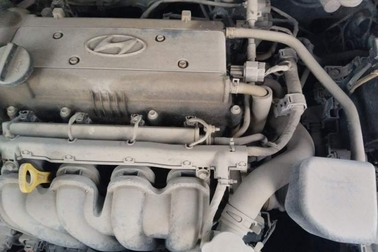Used Hyundai Verna (older generation) 2010 Sedan 1.4L Manual Comfort GS Engine Bay