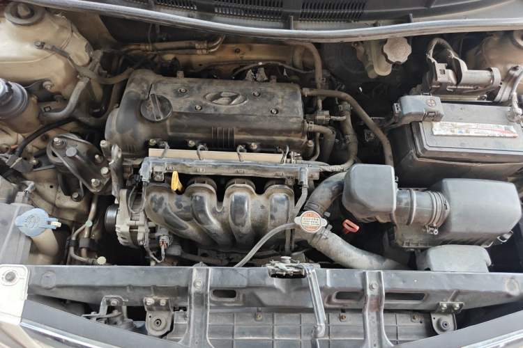 Used Hyundai Verna (older generation) 2010 Sedan 1.4L Automatic Fashionable GT Model Engine Bay