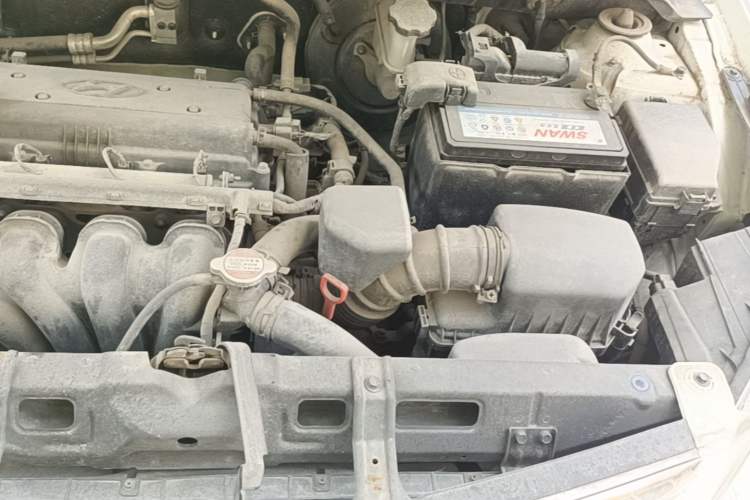 Used Hyundai Verna (older generation) 2010 Sedan 1.4L Automatic Fashionable GT Model Engine Bay Left