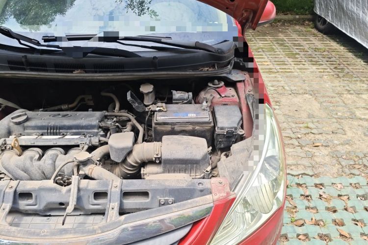 Used Hyundai Verna (older generation) 2010 Sedan 1.4L Manual Comfort GS Engine Bay Left