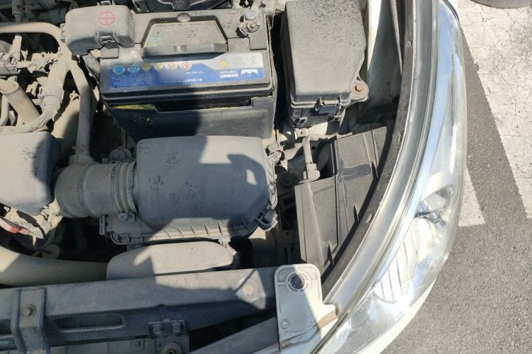 Used Hyundai Verna (older generation) 2010 Sedan 1.4L Automatic Comfort Model GS Engine Bay Left