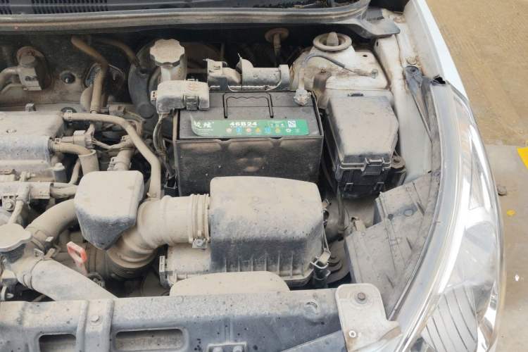 Used Hyundai Verna (older generation) 2010 Sedan 1.4L Automatic Comfort Model GS Engine Bay Left