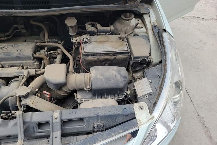 Used Hyundai Verna (older generation) 2010 Sedan 1.4L Automatic Fashionable GT Model Engine Bay Left