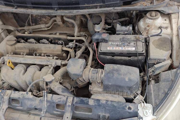 Used Hyundai Verna (older generation) 2010 Sedan 1.4L Manual Comfort GS Engine Bay Left