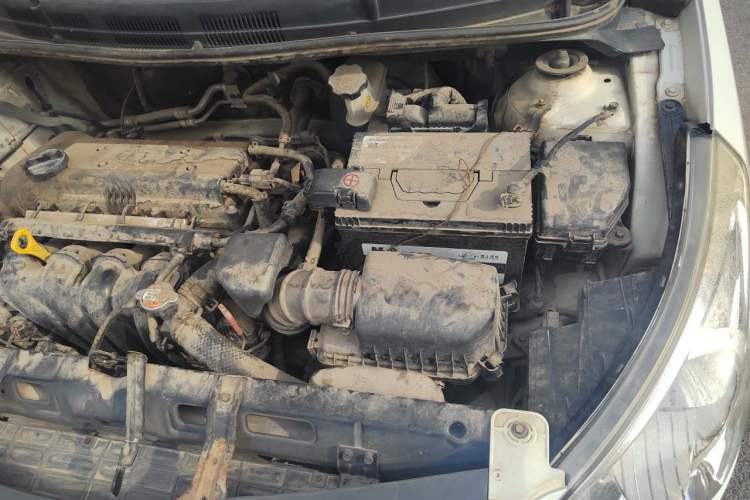 Used Hyundai Verna (older generation) 2010 Sedan 1.4L Automatic Fashionable GT Model Engine Bay Left